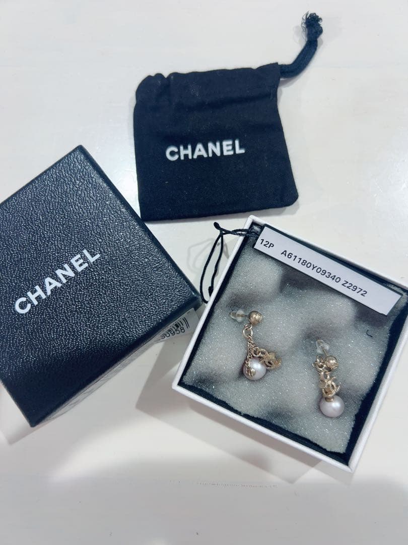 CHANEL ロゴ　ピンクパール　ピアス