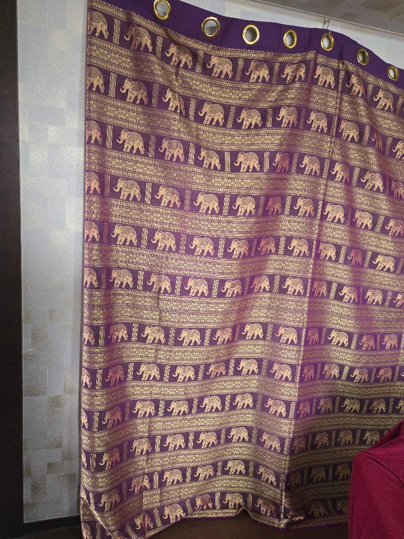 高級感なタイ風の象柄の紫色カーテン