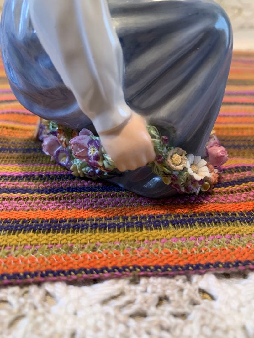 ロイヤルコペンハーゲン　アンティーク　民族衣装シリーズの男の子のフィギュリン！