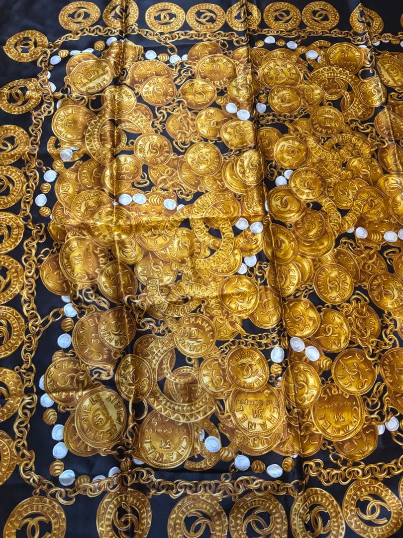 CHANEL シルクスカーフ 柄