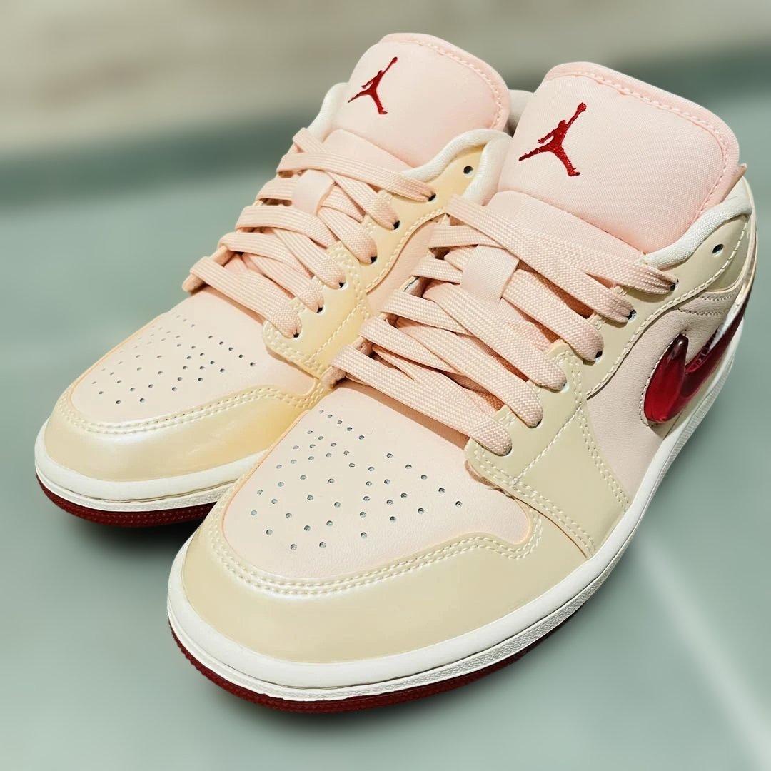 美品AIR JORDAN 1 LOW SE レッド キャンディスウッシュ