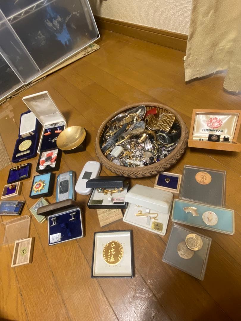遺品整理　アクセサリー　記念メダル　アンティーク　時計　まとめ