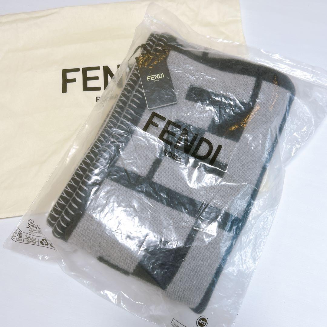 新品未使用✨FENDI FFロゴ マフラー グレー ブラック 目黒蓮着用