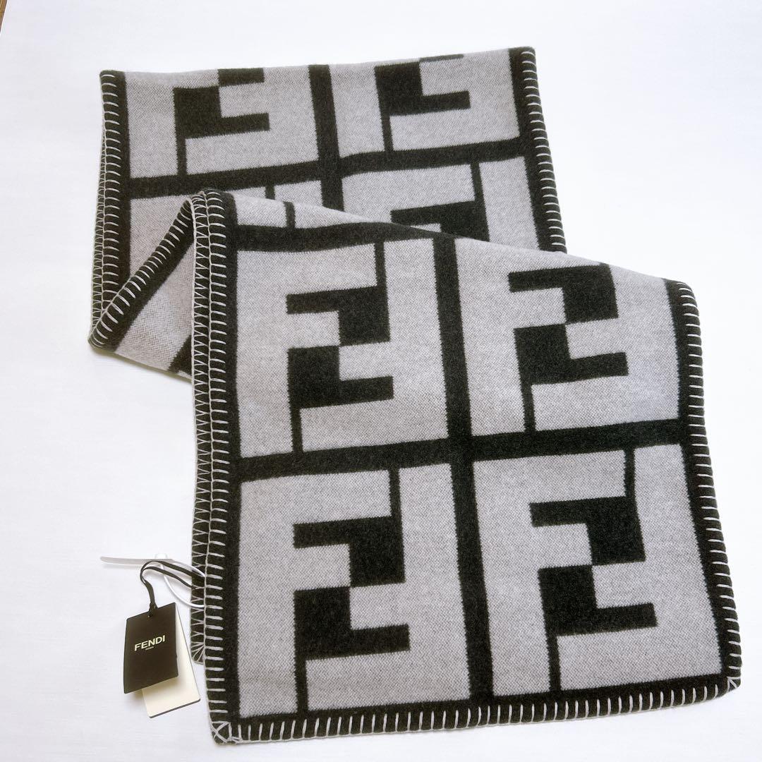新品未使用✨FENDI FFロゴ マフラー グレー ブラック 目黒蓮着用