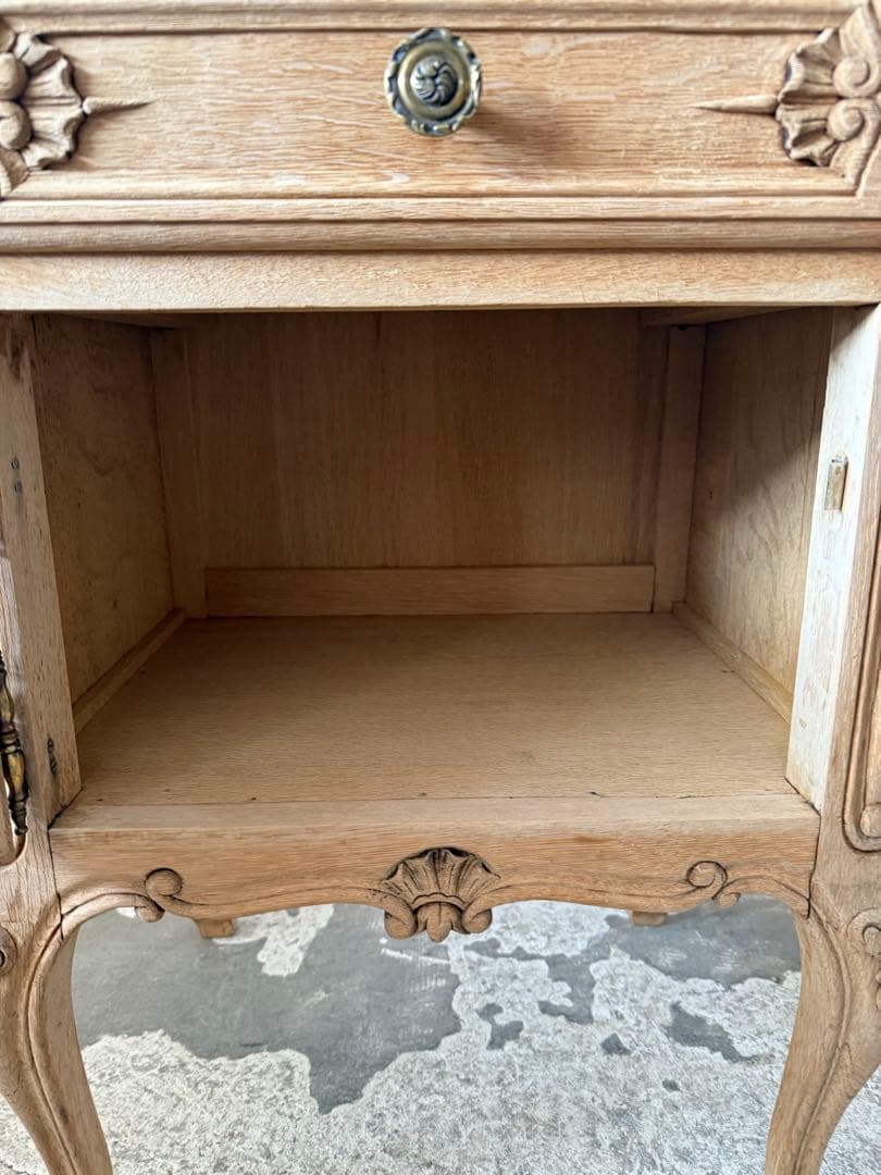 ビンテージ ベッドサイドドロワーキャビネット　ベッドサイドテーブル 剥離