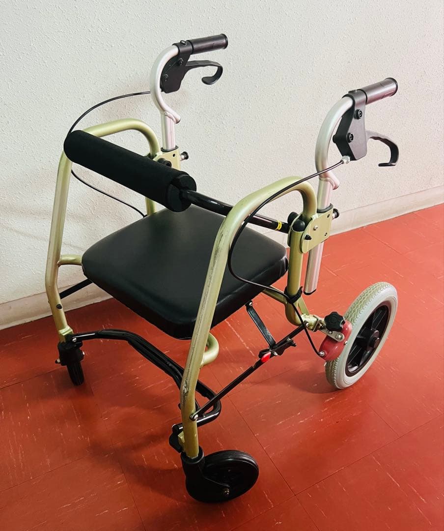 歩行器　NOPPO (のっぽ）車いすとしても使える1台2役　　高齢者　介護