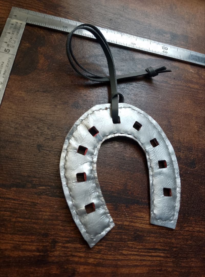 暖さま★【65】ぷっくり馬蹄チャーム