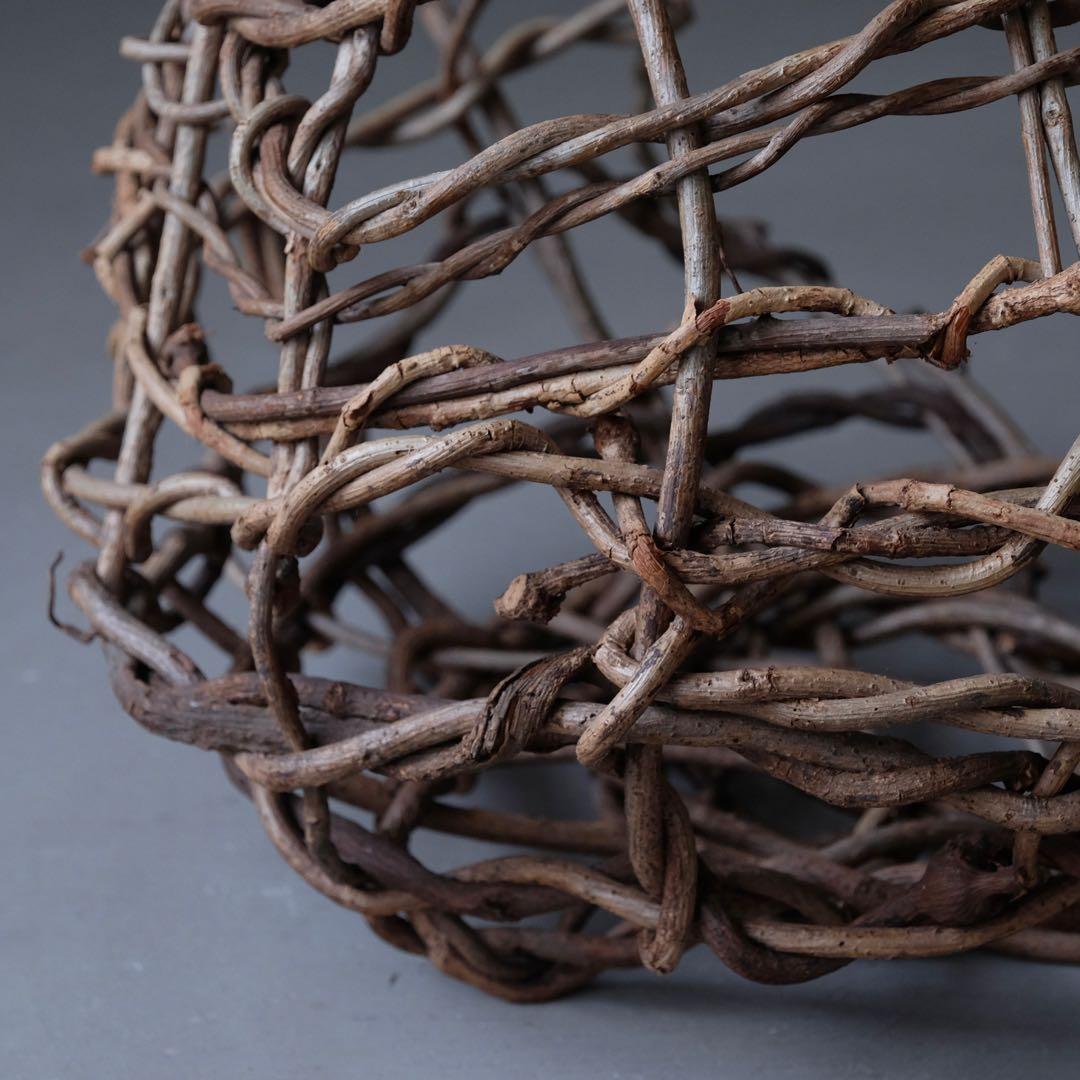 蔓のカゴ　籠 篭 バスケット プランター 照明 猫ちぐら オブジェ レトロ