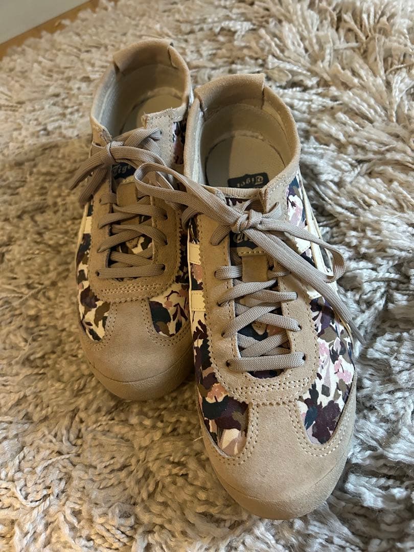 kになります　Onitsuka Tiger リバティ柄スニーカー