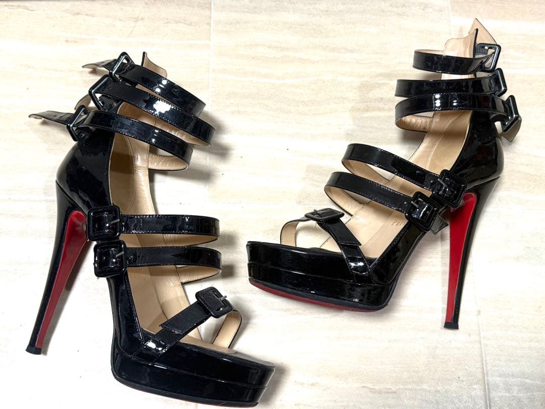 J*︎様 Christian Louboutin エナメルベルトサンダル 37.