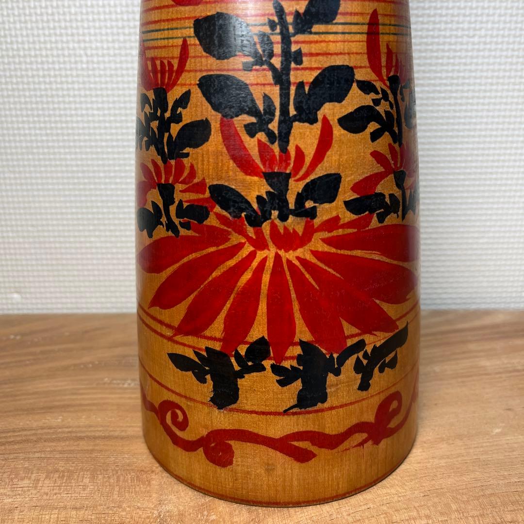 ⭕️現代の名工　小椋久太郎　超レア　朱桂材　赤色菊模様　大型　伝統こけし