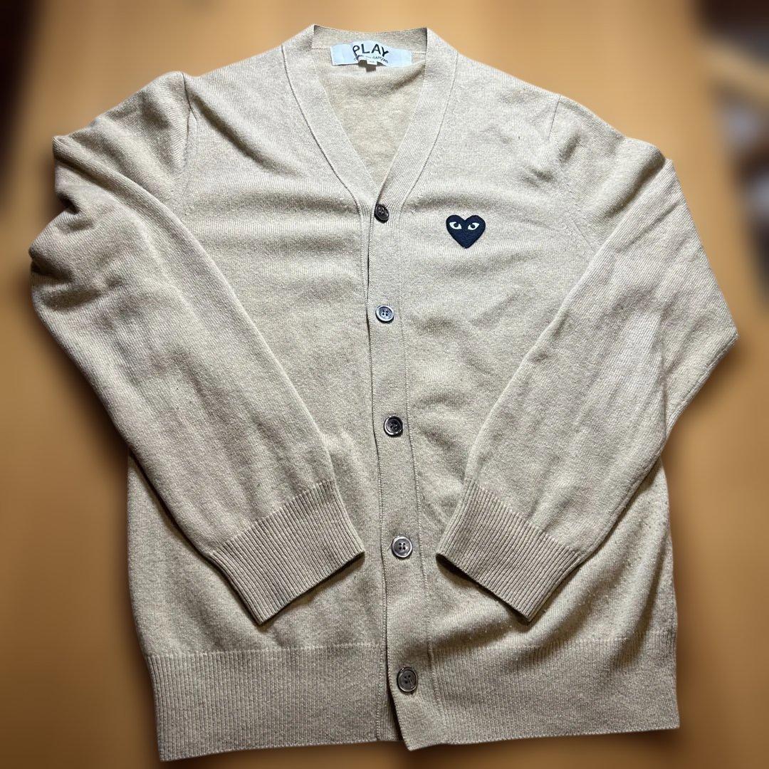 プレイコムデギャルソン ベージュ ニットカーディガン ブラックハート