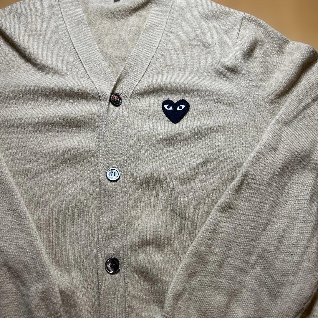 プレイコムデギャルソン ベージュ ニットカーディガン ブラックハート