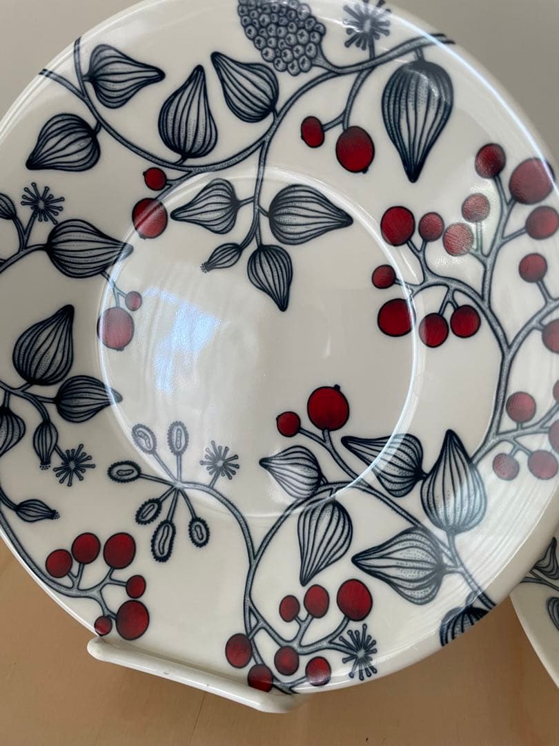 ARABIA ルノ　フロストベリー　プレート２枚　16.5㌢