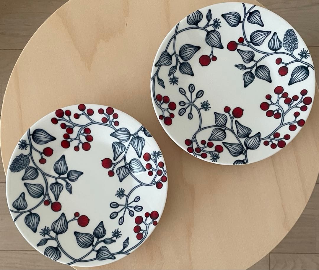 ARABIA ルノ　フロストベリー　プレート２枚　16.5㌢