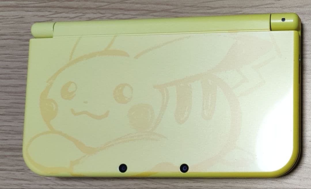 Newニンテンドー3DS LL ピカチュウ【イエロー】