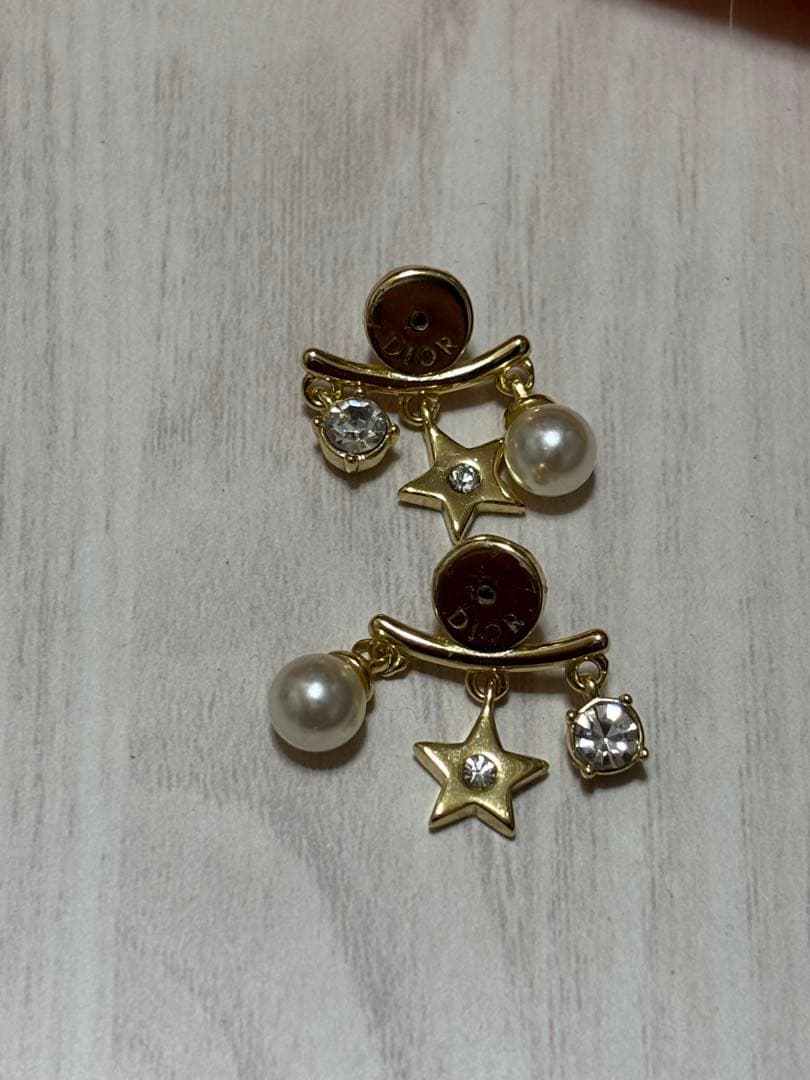 Dior 星とパールのピアス
