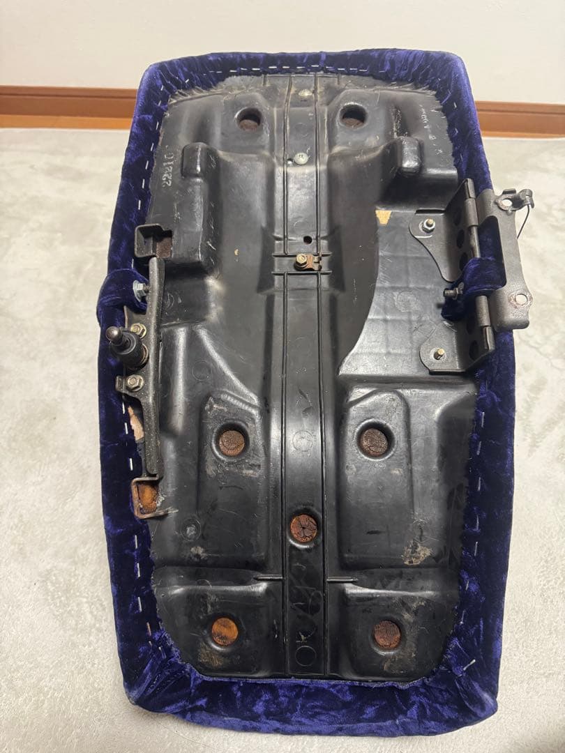 CBX400F チンチラ　三段シート　50cm