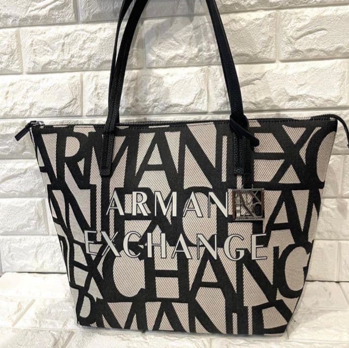ARMANI EXCHANGE ロゴトートバッグ