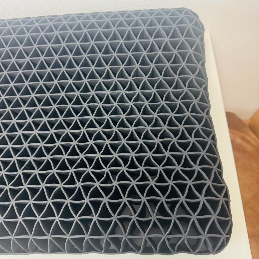 【中古品】ヒツジのいらない枕 至極　枕カバー付き
