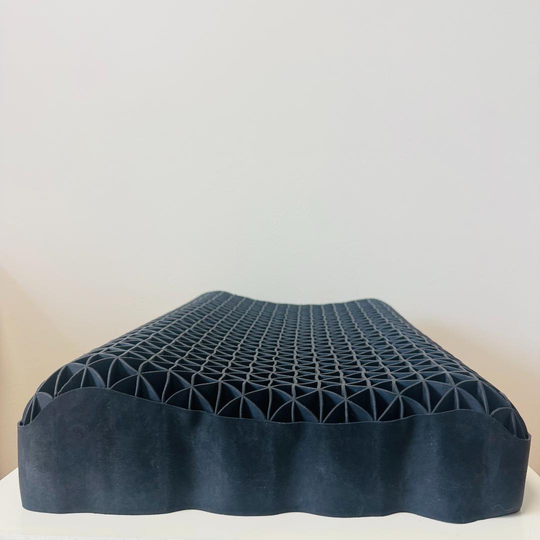 【中古品】ヒツジのいらない枕 至極　枕カバー付き