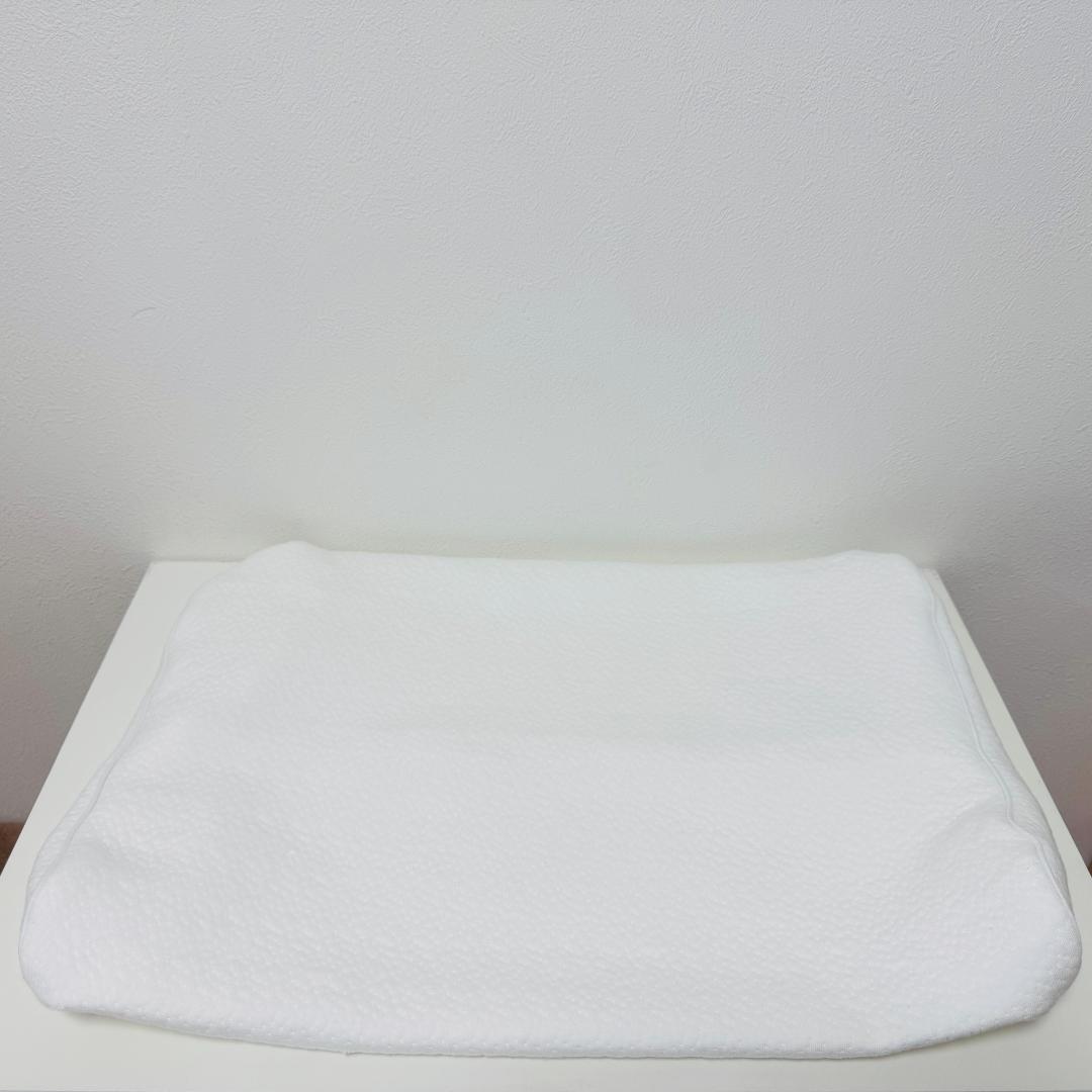 【中古品】ヒツジのいらない枕 至極　枕カバー付き