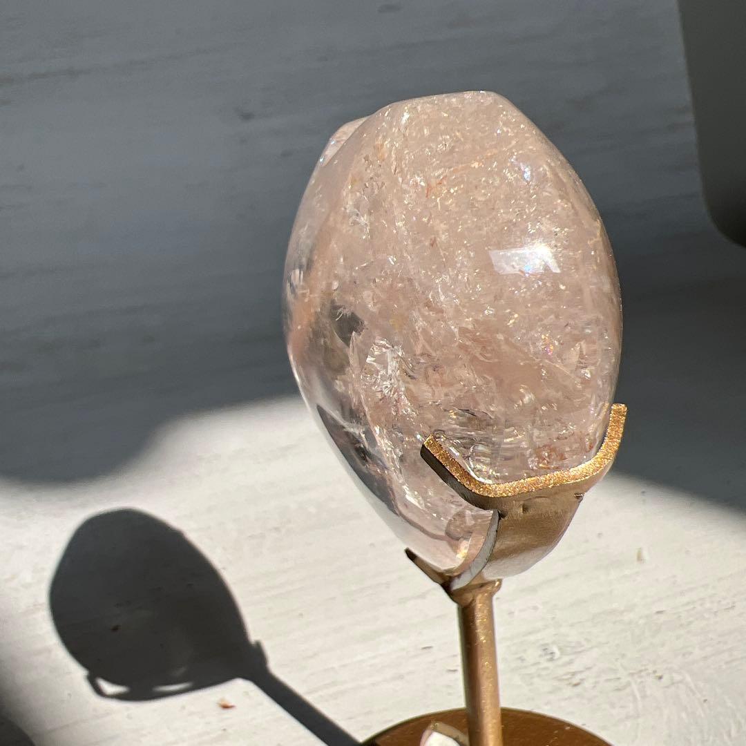 天然石　ピンクアクォーツ　ぷっくりハート　台座付き