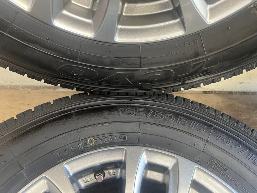 kanch専用　送料込み195/80R15 ハイエース アルミホイール冬タイヤ