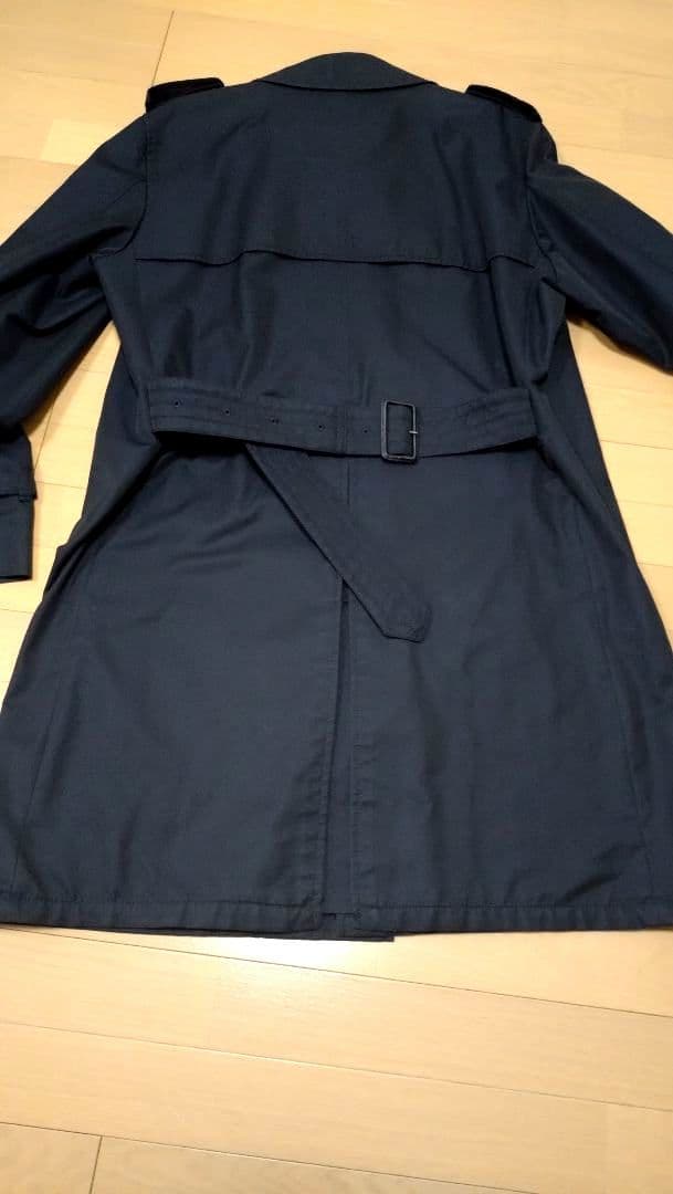 アクアスキュータム　ネイビー トレンチコート チェック裏地