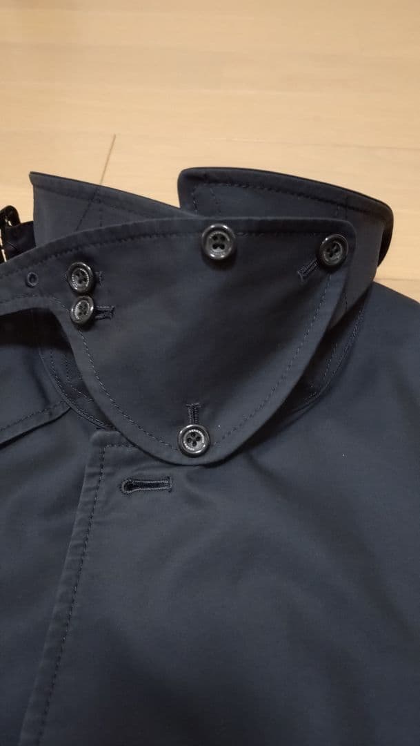 アクアスキュータム　ネイビー トレンチコート チェック裏地