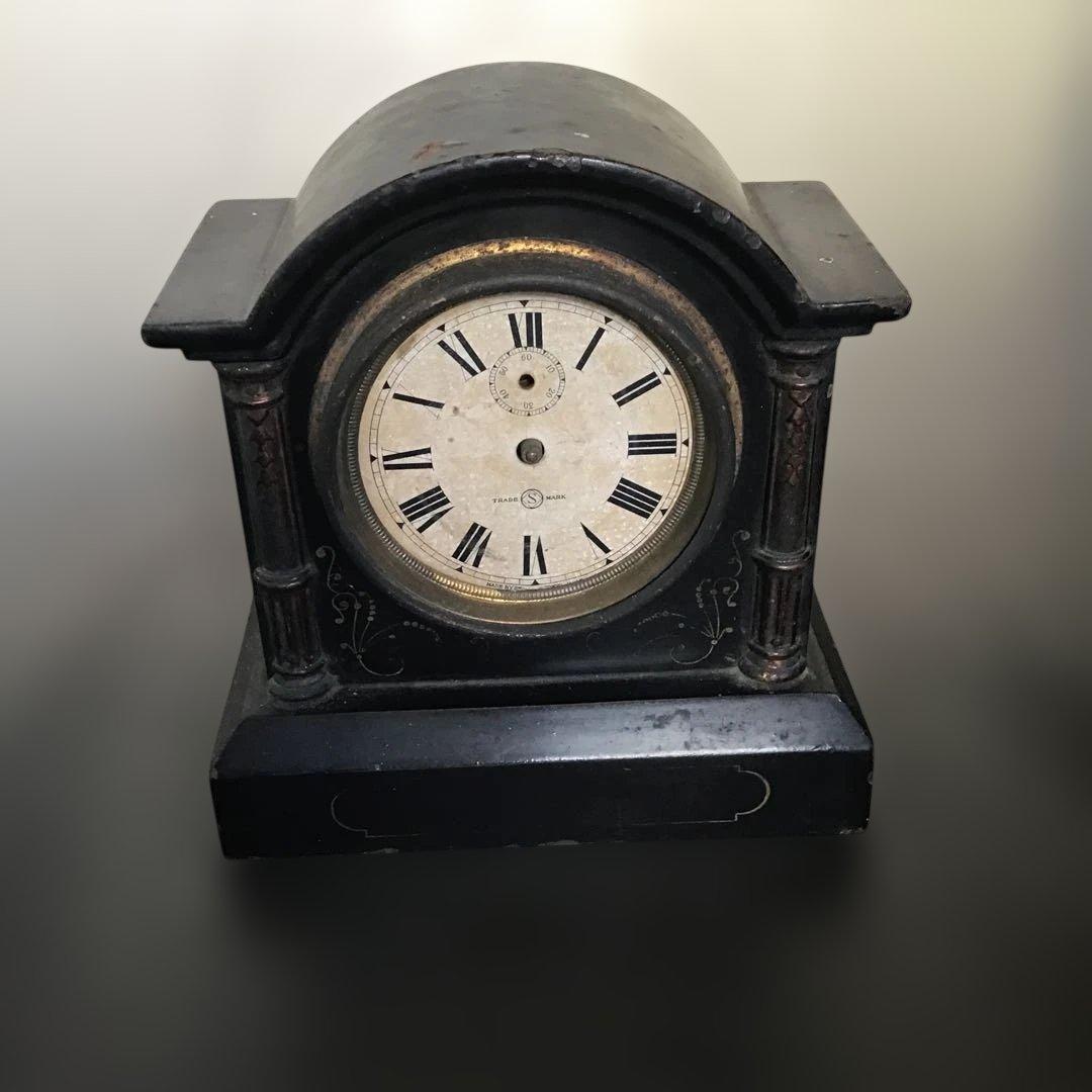 アーチ型ローマ数字置時計　骨董品　アンティーク　鉄製　古時計　置時計