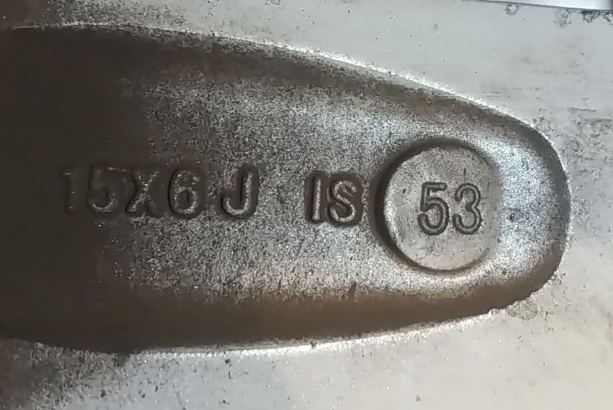 引取限定 195/65R15 スタッドレスタイヤ&ホイール４本