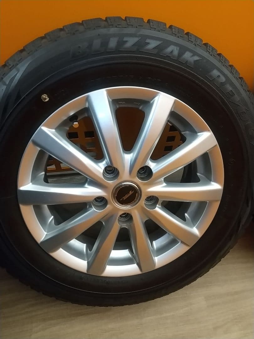 引取限定 195/65R15 スタッドレスタイヤ&ホイール４本