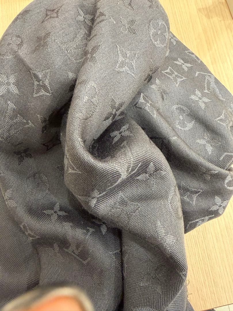 LOUIS VUITTON グレー ストール