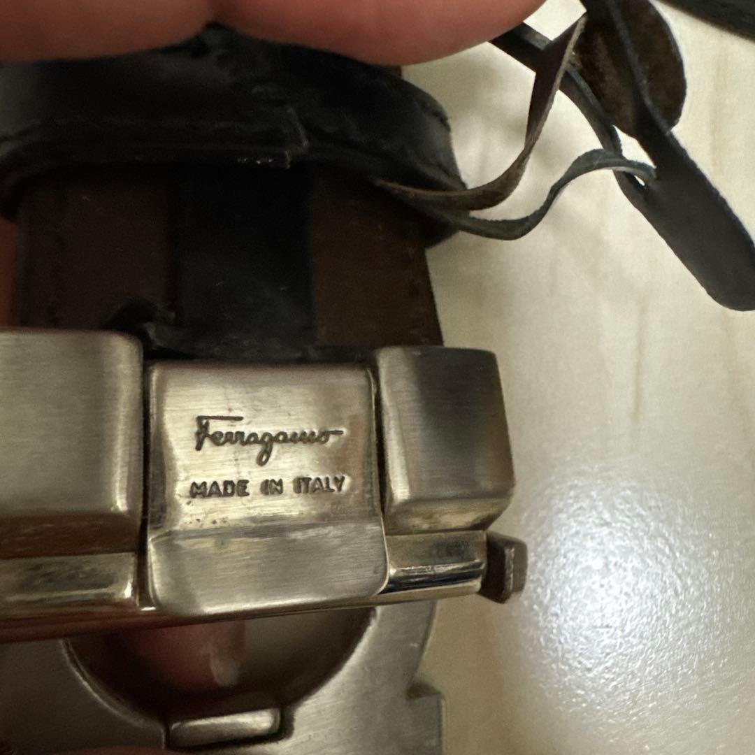 Ferragamo 黒レザーベルト シルバーバックル