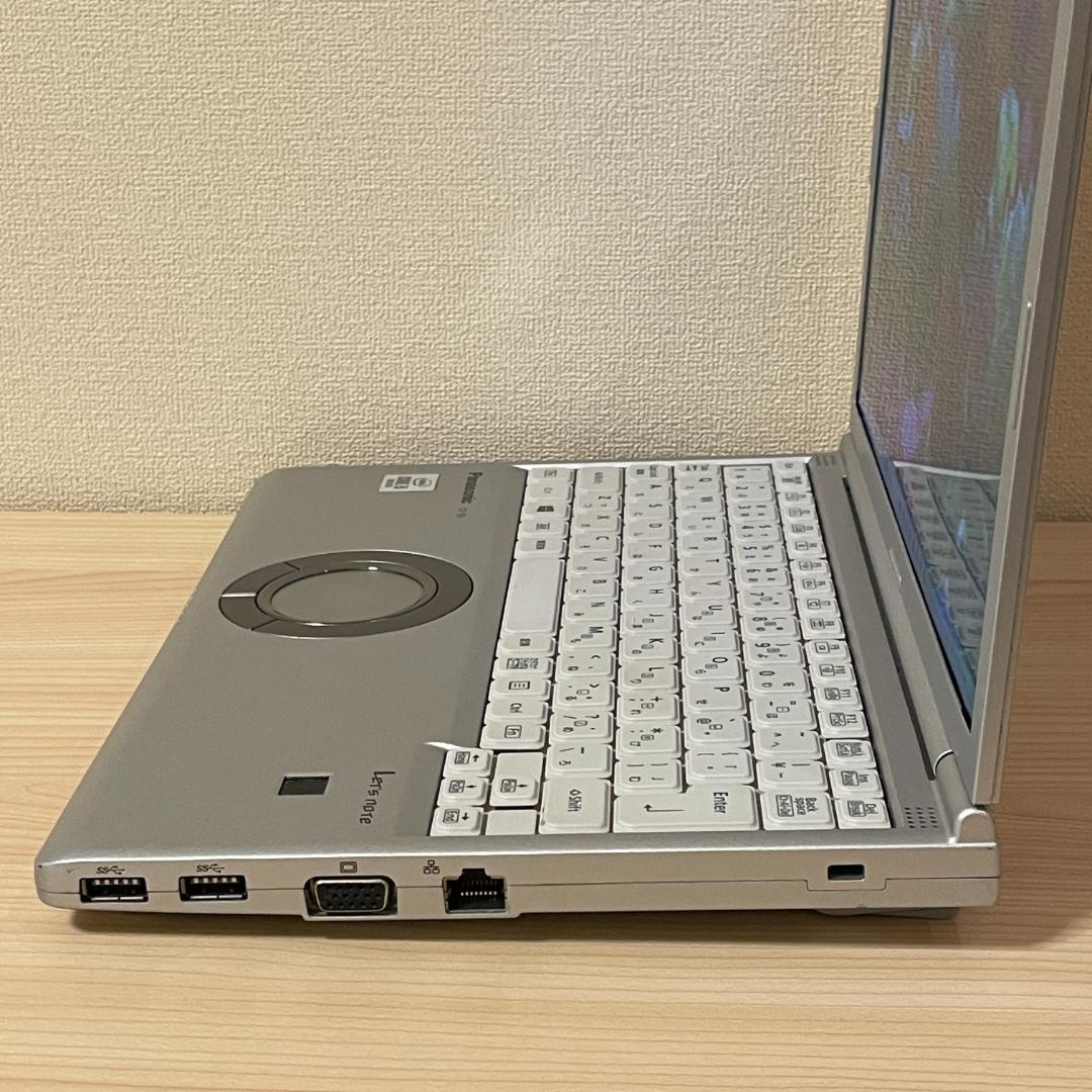 美品✨すぐ使える 軽量 小型ノートパソコン Windows11 SSD DVD