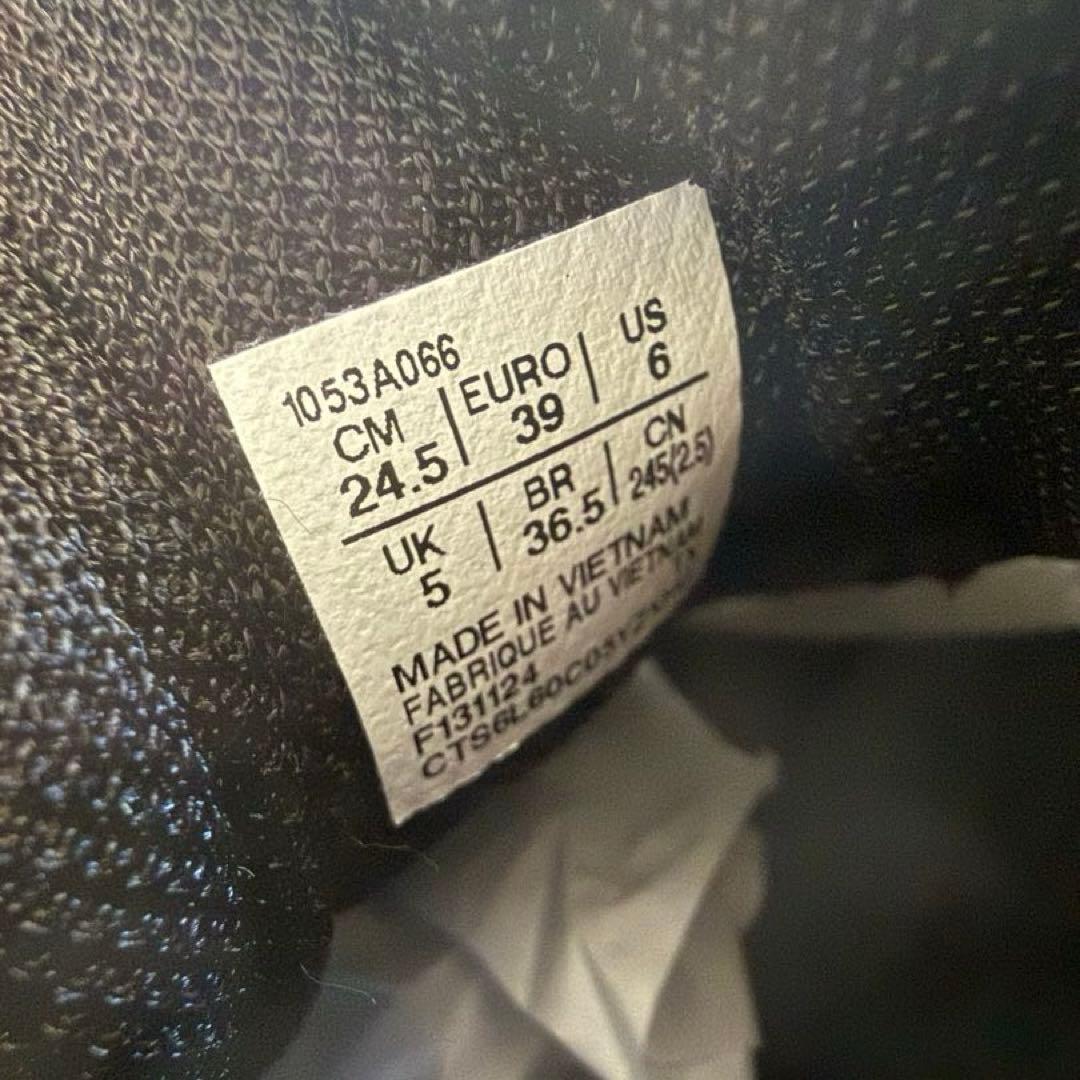 現行完売サイズ‼️24.5新品asics V-SWIFT FFバレーボールシューズ