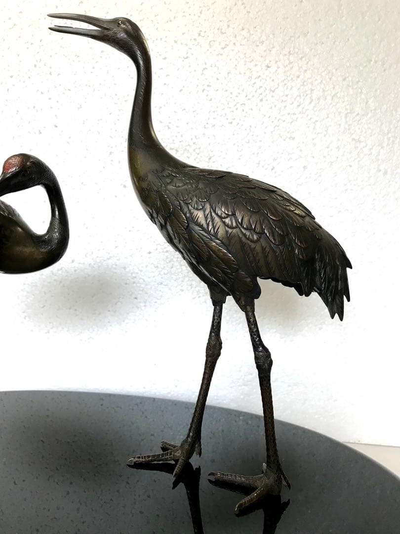 銅製:夫婦鶴置物(小判台付)秀尚作(注:説明文)