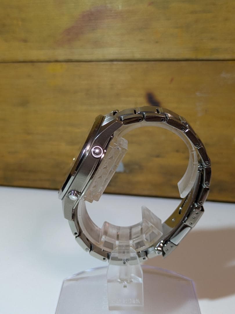 カシオ　LCW-M170T LINEAGE　リニエージ　チタン　腕時計