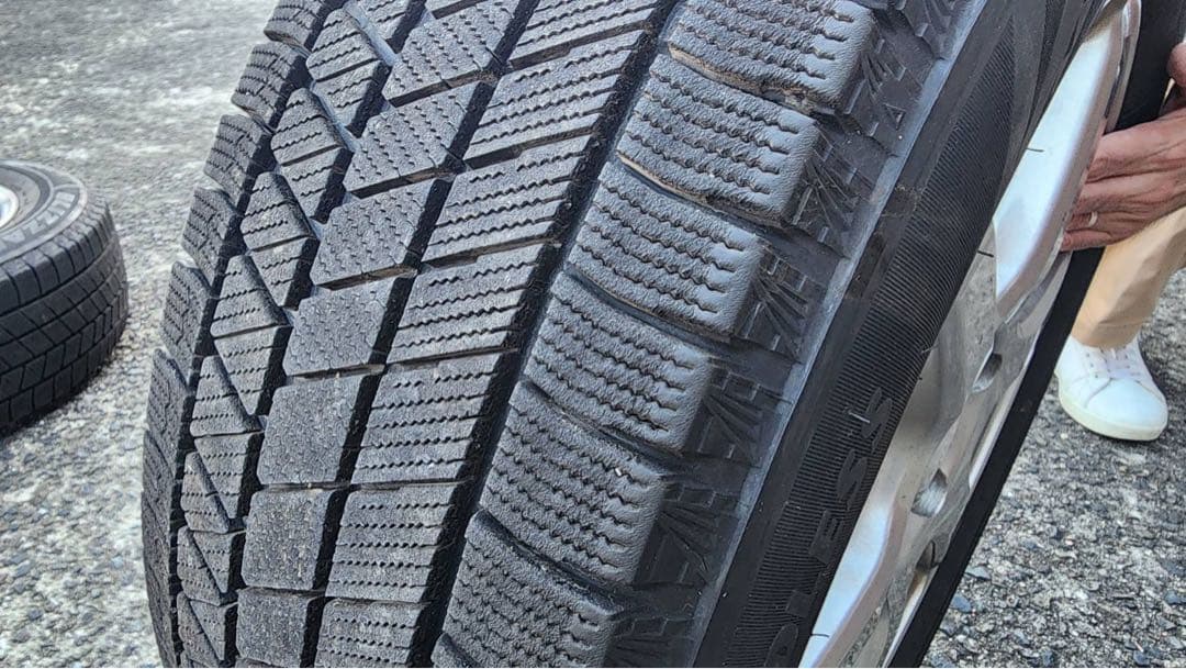 16インチ スタッドレスタイヤ