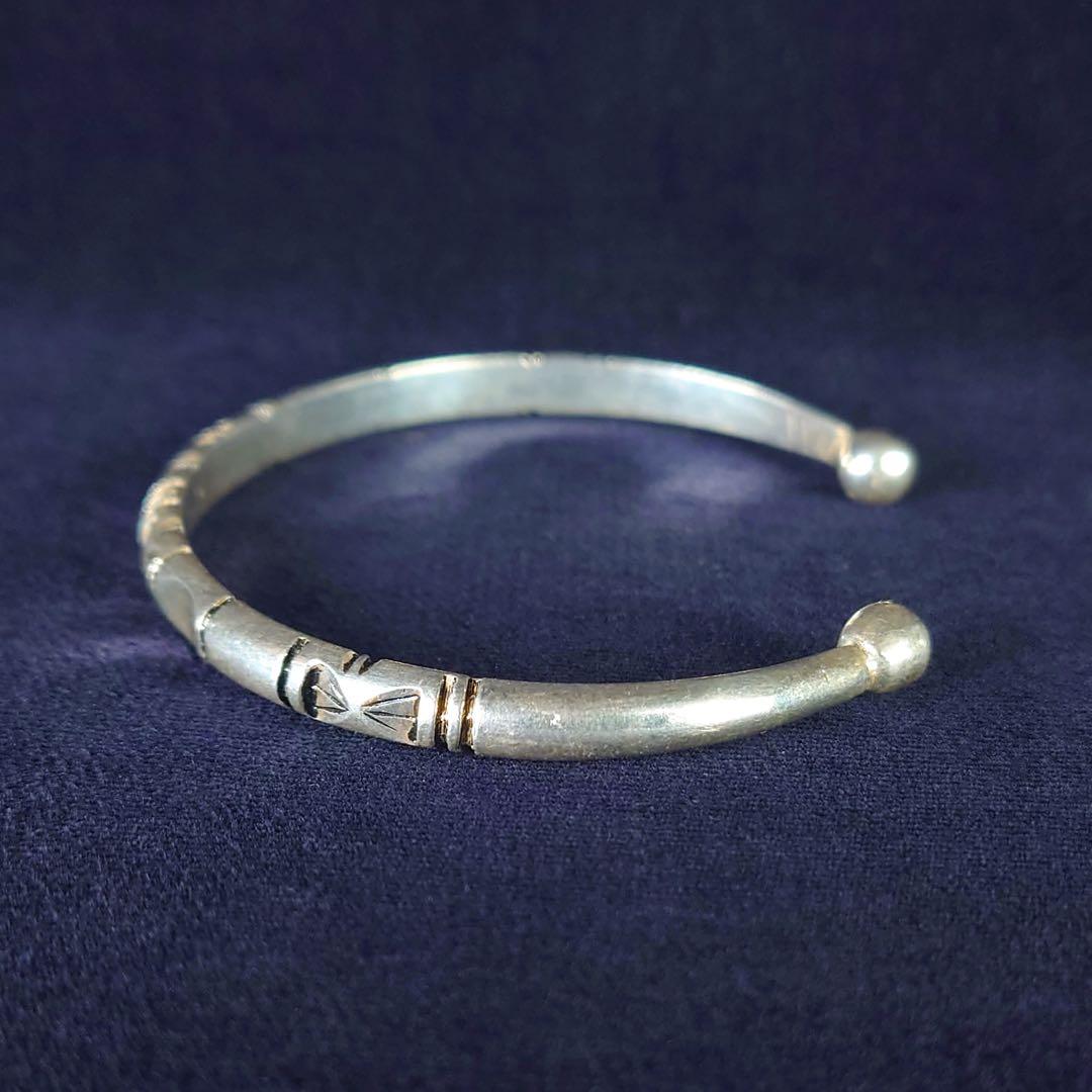 【モロッコ直輸入】トゥアレグ族 高純度シルバーバングル