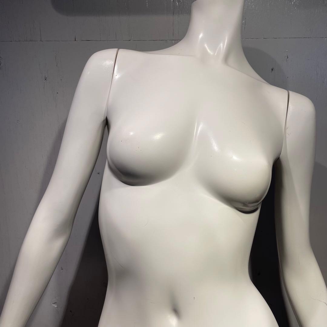 店舗用レディース足なしトルソー（マネキン）足なし　ショップ 一点もの