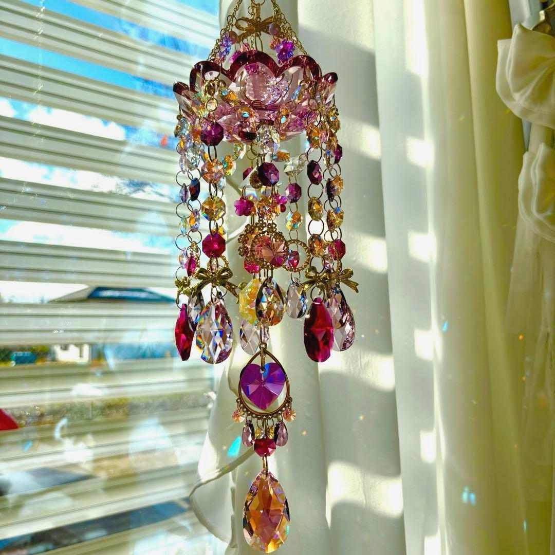 アンティークピンクSWAROVSKI受け皿シャンデリア風サンキャッチャー