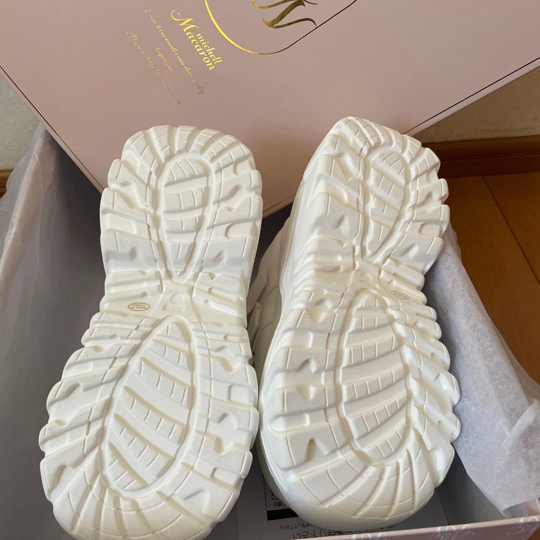 ミシェルマカロン ボリュームソールビジューベルトスニーカー　白③