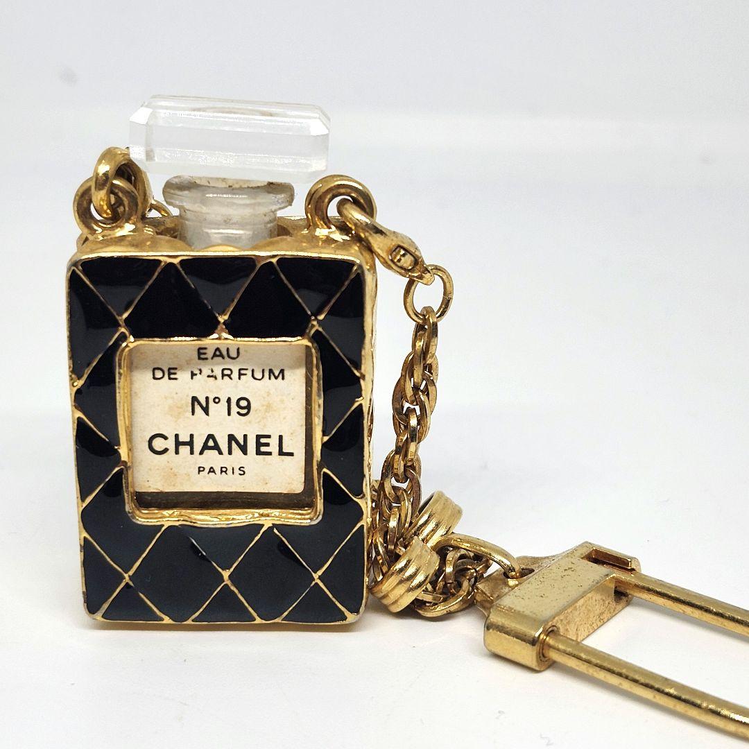CHANEL シャネル 香水 キーチャーム キルティング 柄 ゴールド NO19