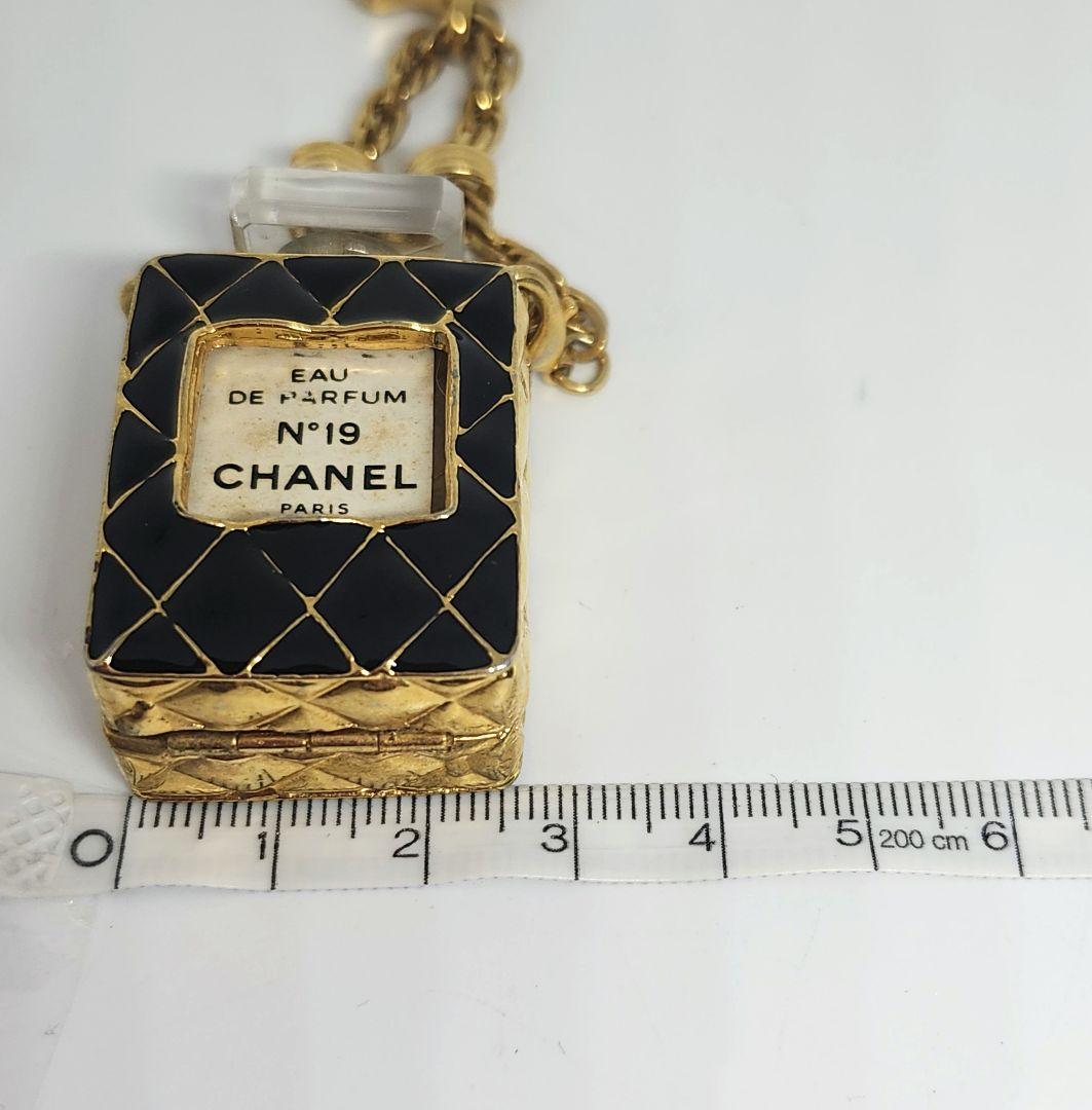 CHANEL シャネル 香水 キーチャーム キルティング 柄 ゴールド NO19