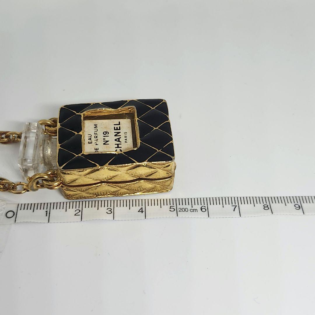 CHANEL シャネル 香水 キーチャーム キルティング 柄 ゴールド NO19