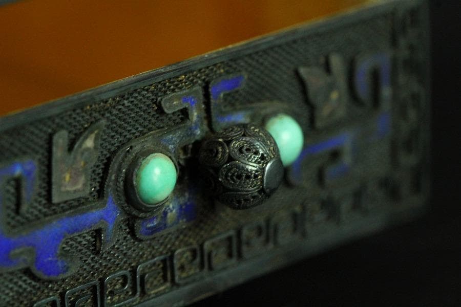 銀七宝 鳳 和田玉 白玉刻花鳥 宝石 珊瑚 象嵌 花鳥 饕餮(K-A156)