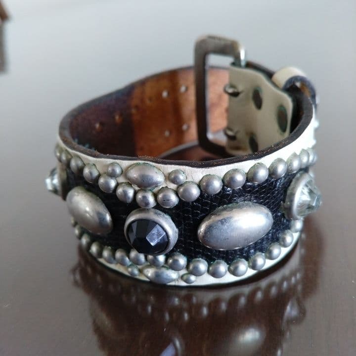 ウルフズ⭐︎約35㎜スタッズレザーブレスレット