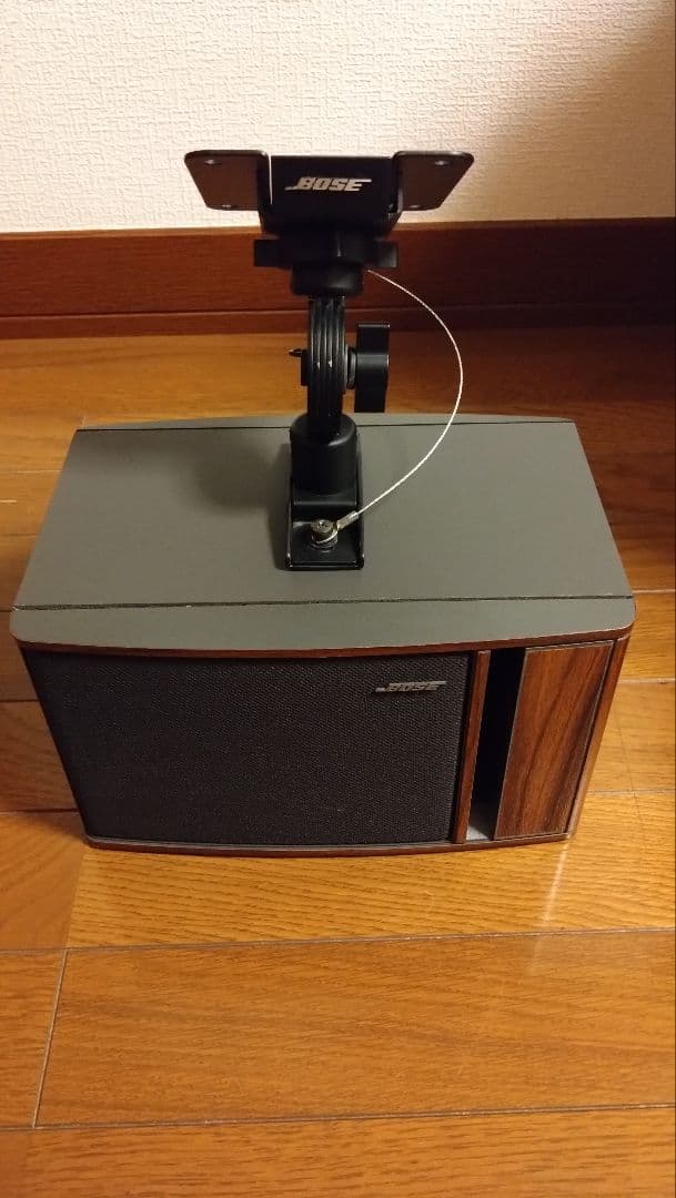 BOSE 100J スピーカー　木目調　ブラケットつき